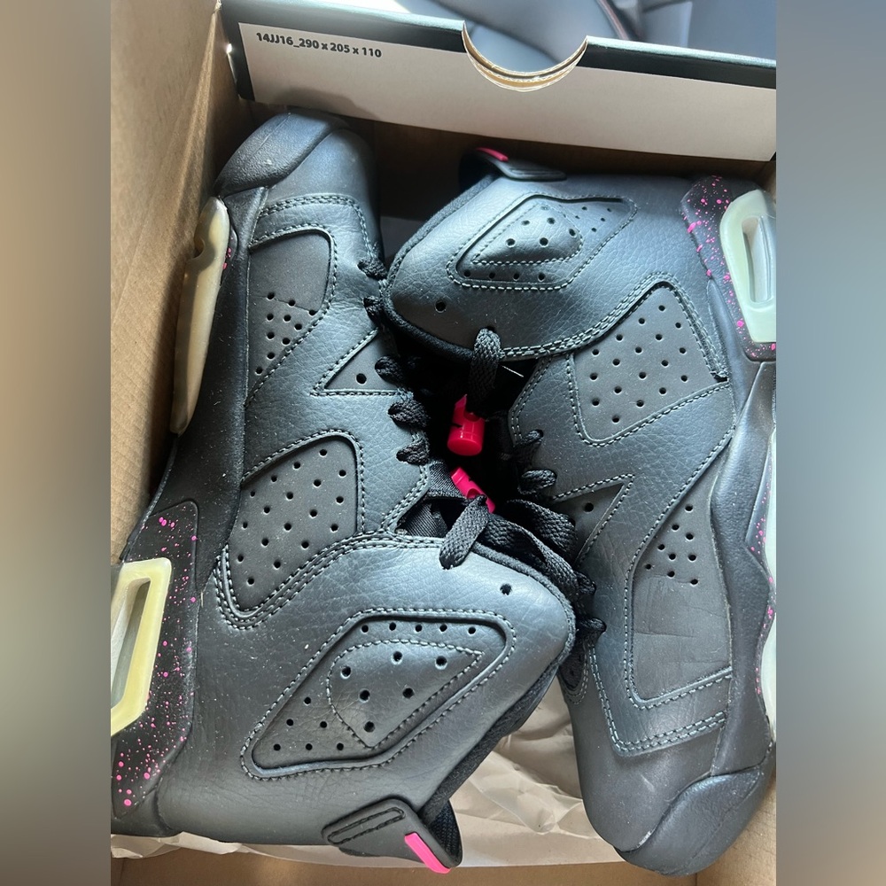 Air Jordan 6 Retro GG Anthracite Black/Hyper Pink- size 4.5Y